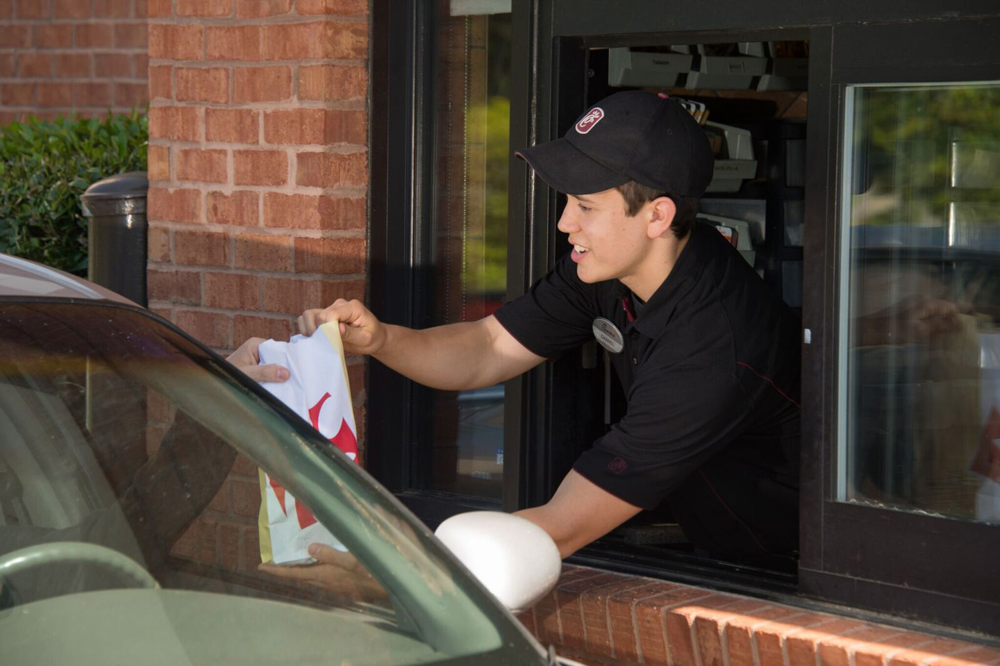 How Does ChickfilA’s DriveThru Move So Fast? ChickfilA